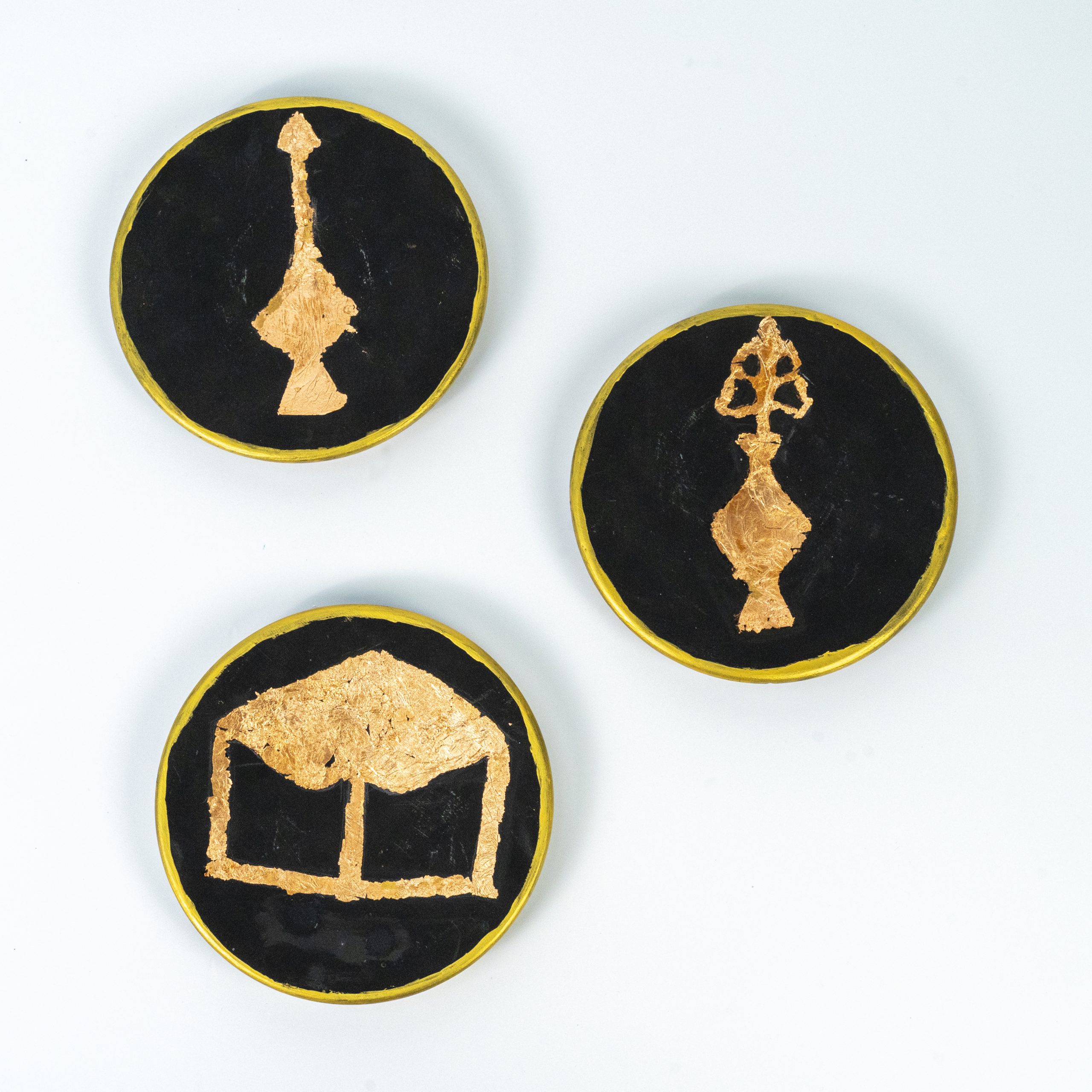 The Emirati Women'S Tools For Beauty